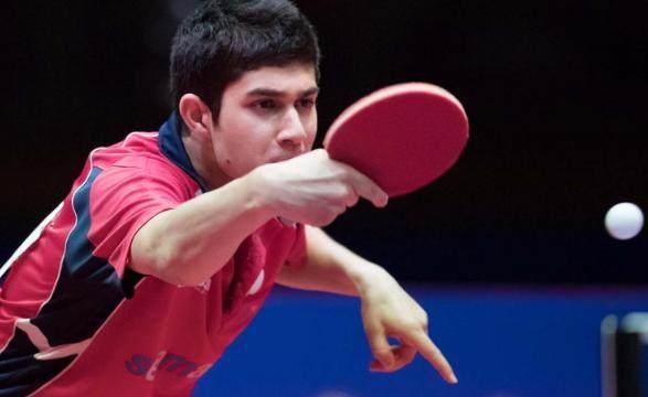 在压力下的 在压力下的